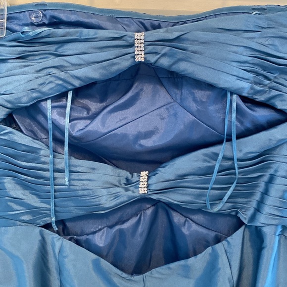 Periwinkle blue strapless maxi length size 8 - Picture 3 of 5